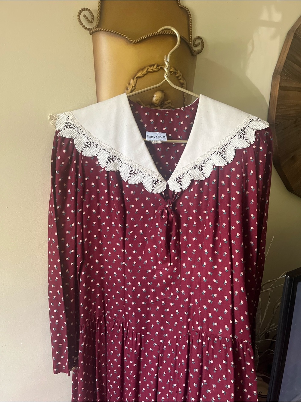 VNTG 1980s Burgundy rose print Long-Sleeve Dress with Lace Sailor Collar dress 4